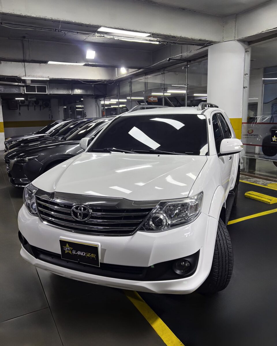 Toyota Fortuner SR5 2.7