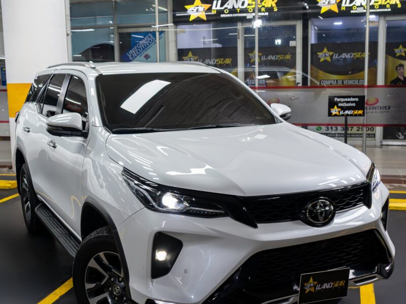 Toyota Fortuner SRV 2.8 2025