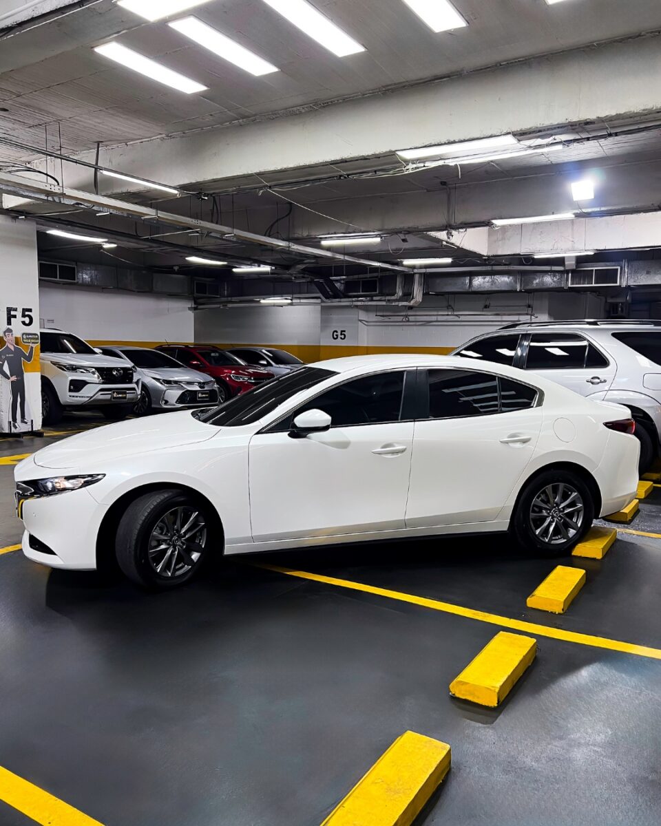 MAZDA 3 TOURING HÍBRIDO 2025