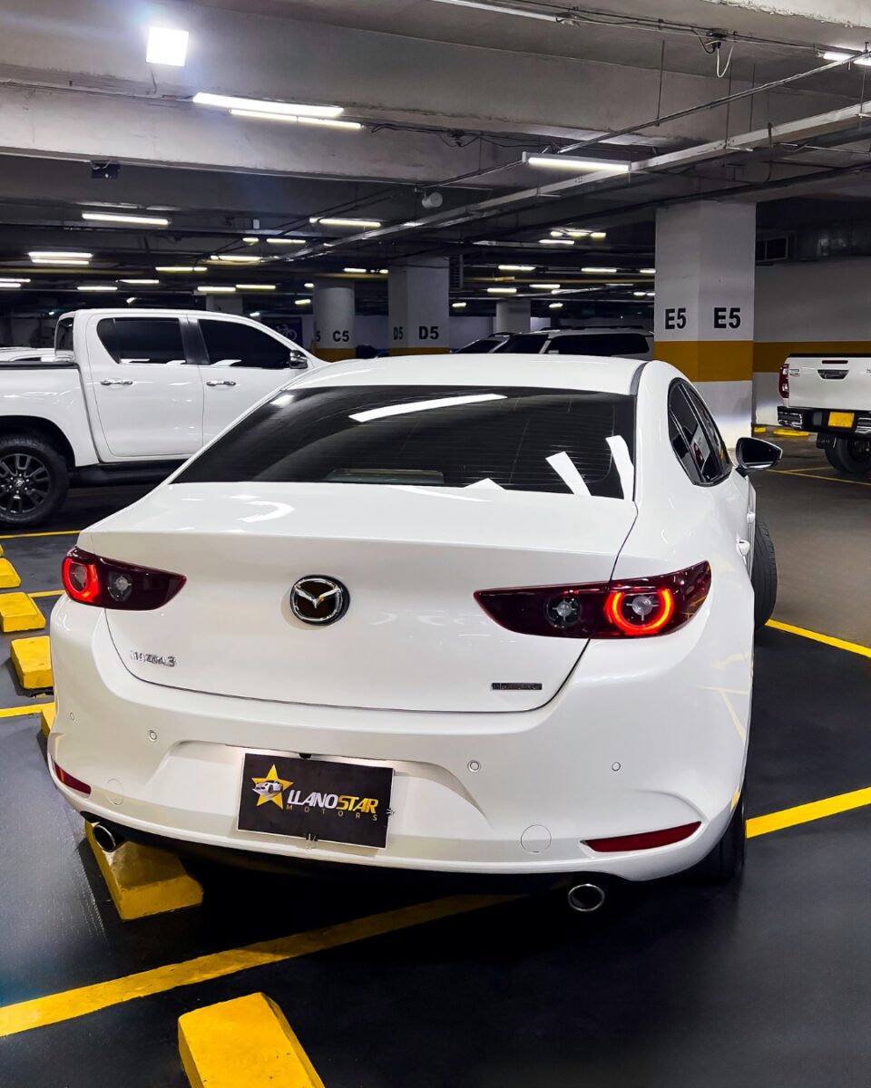 MAZDA 3 TOURING HÍBRIDO 2025