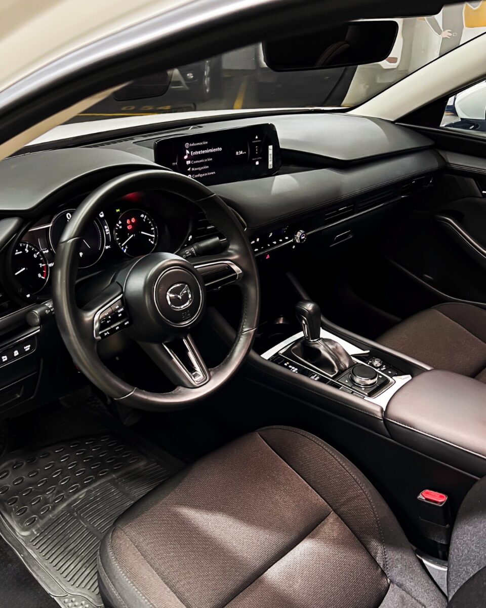 MAZDA 3 TOURING HÍBRIDO 2025