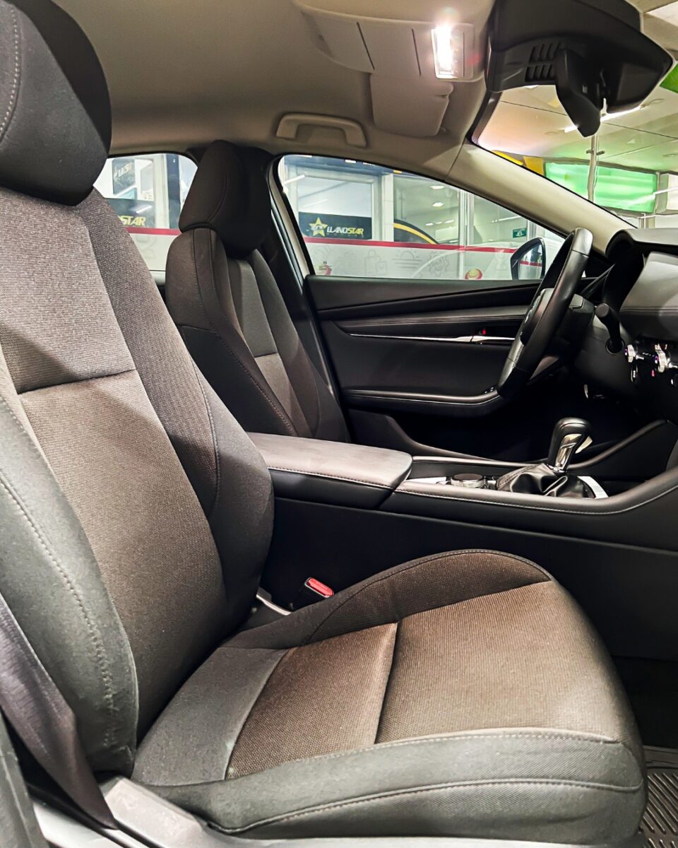 MAZDA 3 TOURING HÍBRIDO 2025