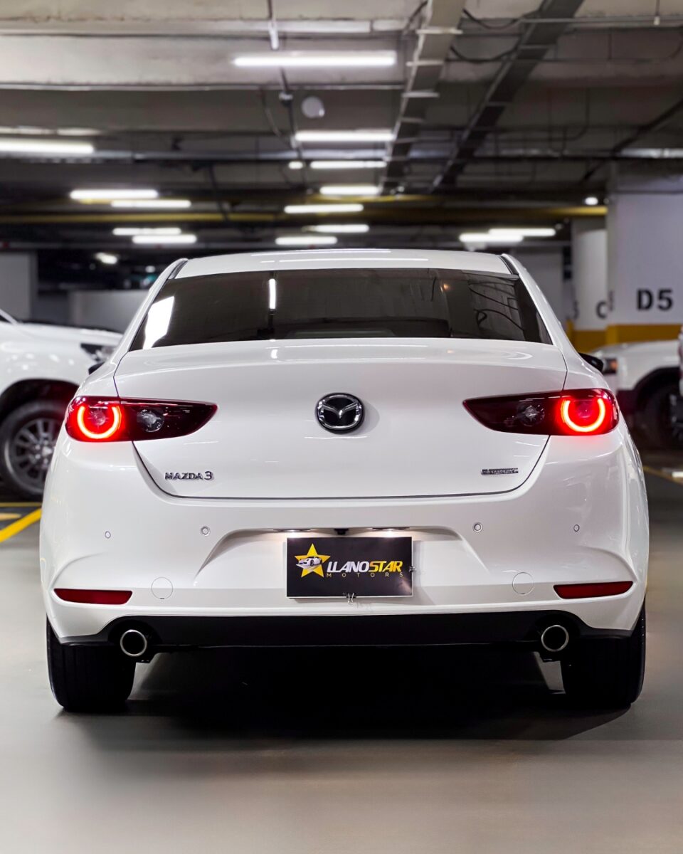 MAZDA 3 TOURING HÍBRIDO 2025