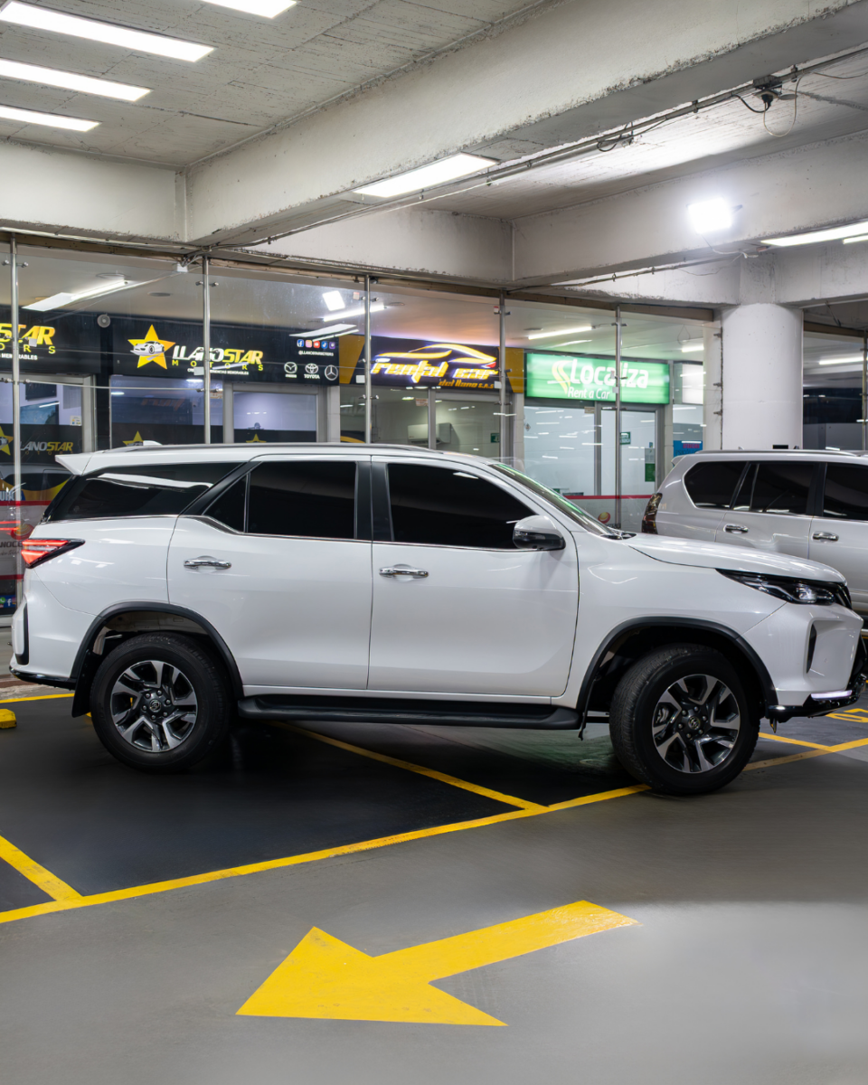 TOYOTA FORTUNER SRV 2.8 2025