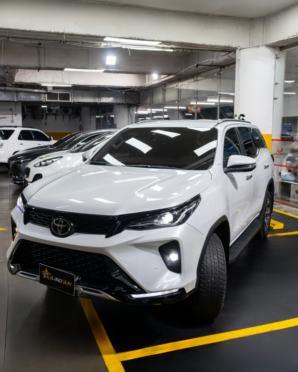 TOYOTA FORTUNER SRV 2.8 2025