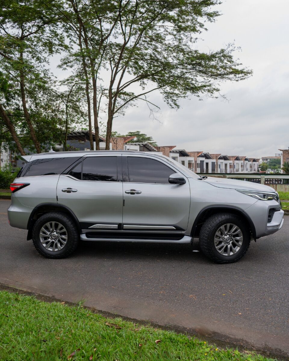 TOYOTA FORTUNER SRV 2.8 2023