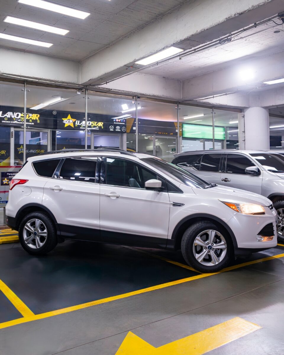 FORD ESCAPE SE 2015