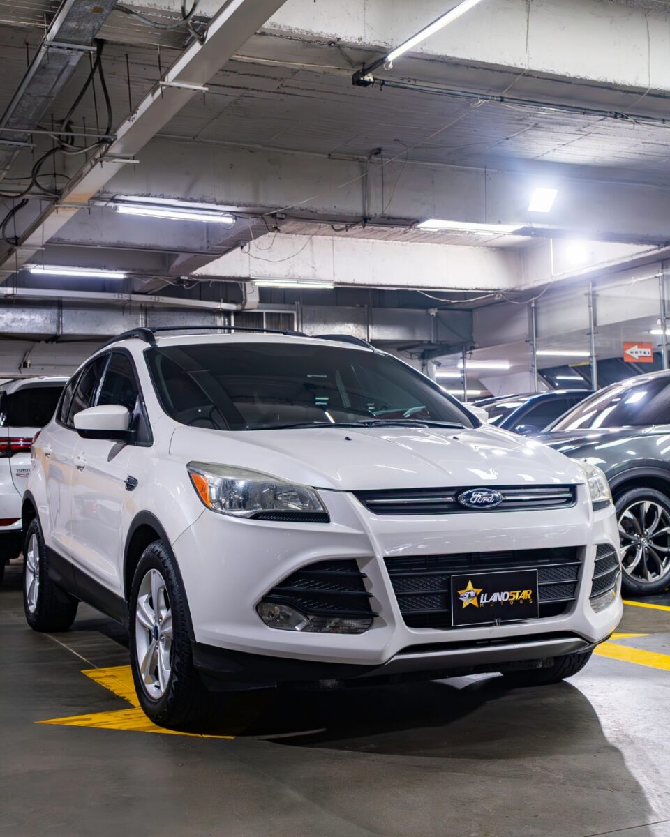 FORD ESCAPE SE 2015
