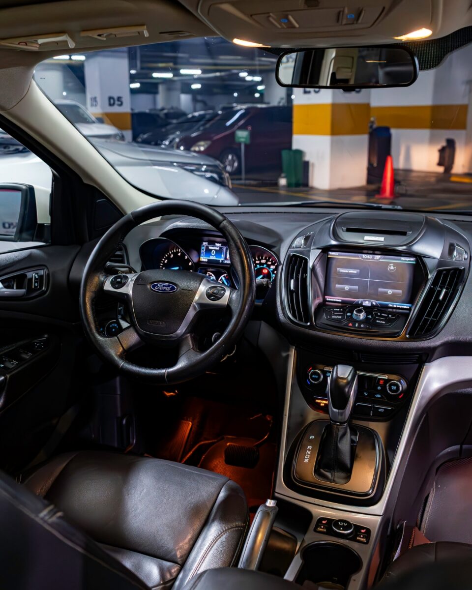 FORD ESCAPE SE 2015