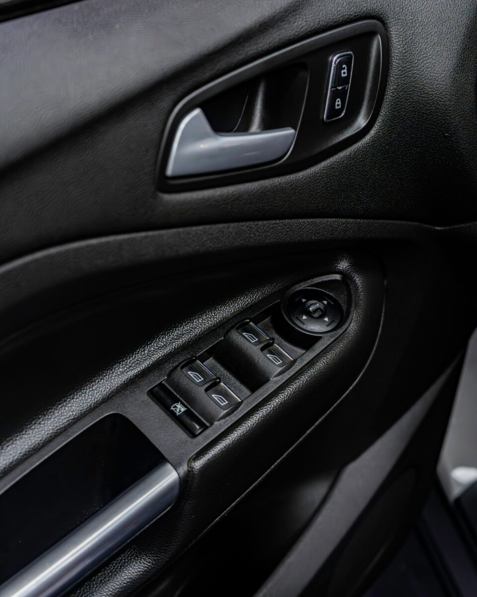 FORD ESCAPE SE 2015