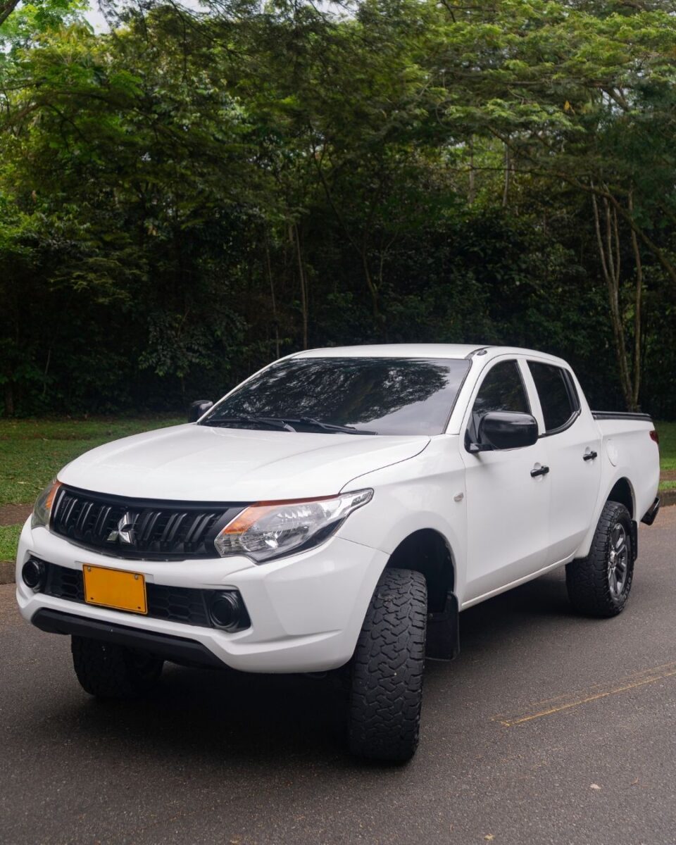MITSUBISHI L200 2.5 4X4 2020