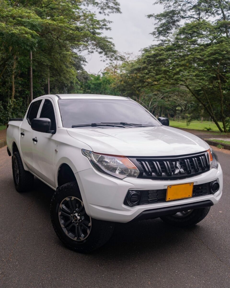 MITSUBISHI L200 2.5 4X4 2020
