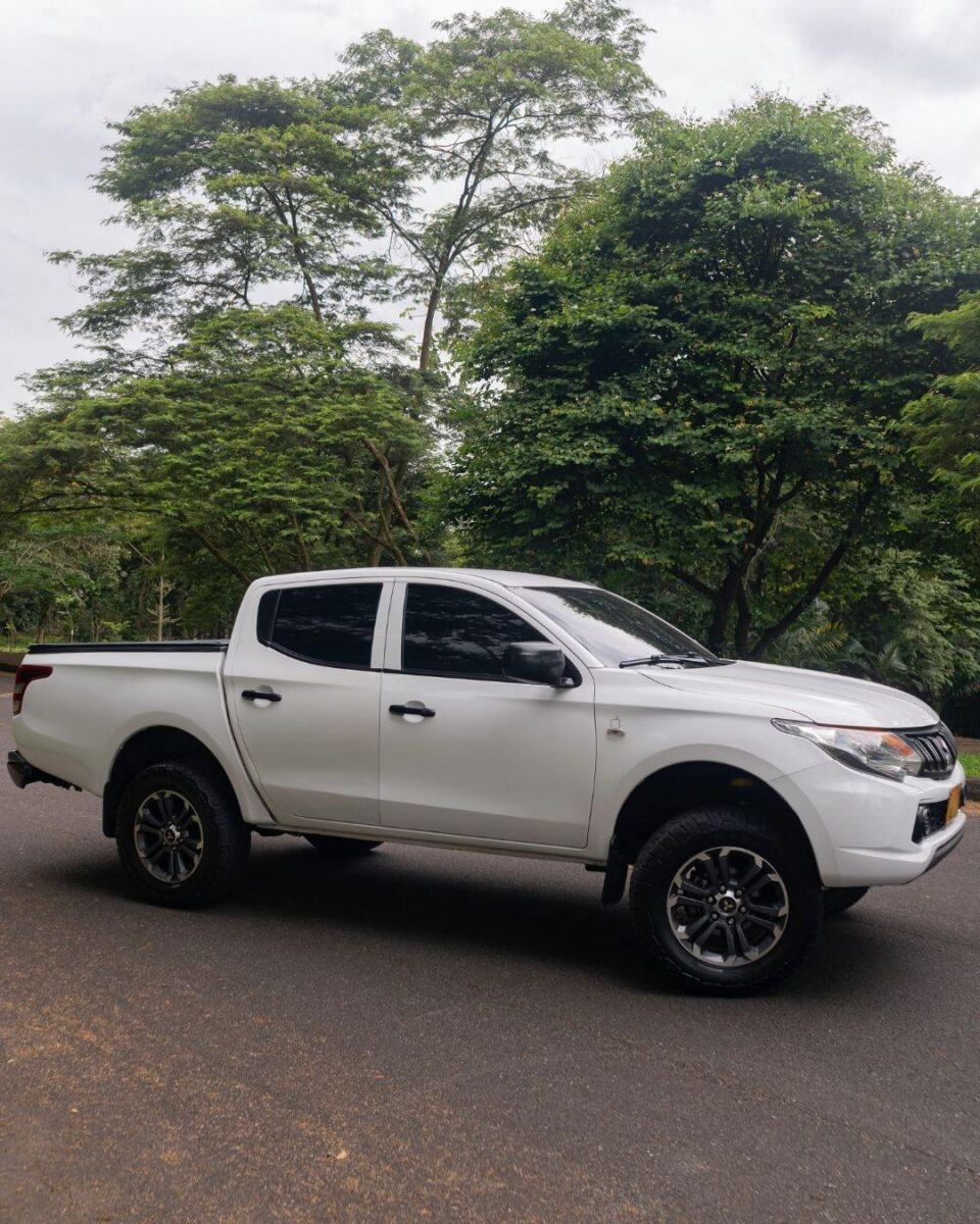 MITSUBISHI L200 2.5 4X4 2020