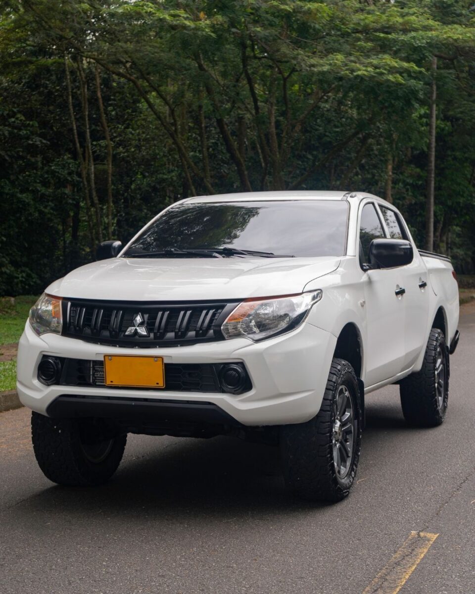 MITSUBISHI L200 2.5 4X4 2020