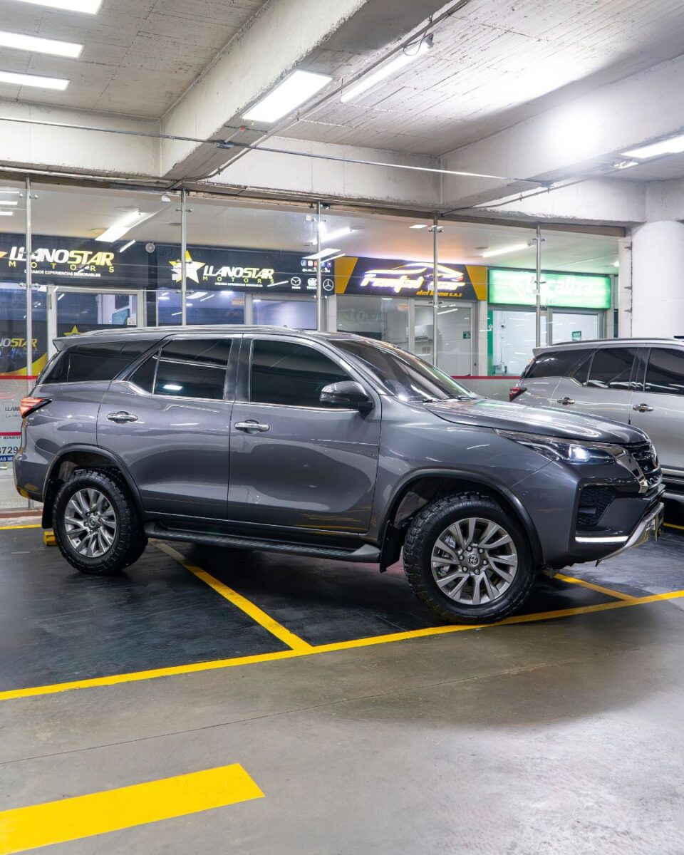 TOYOTA FORTUNER SRV 2.4 2022