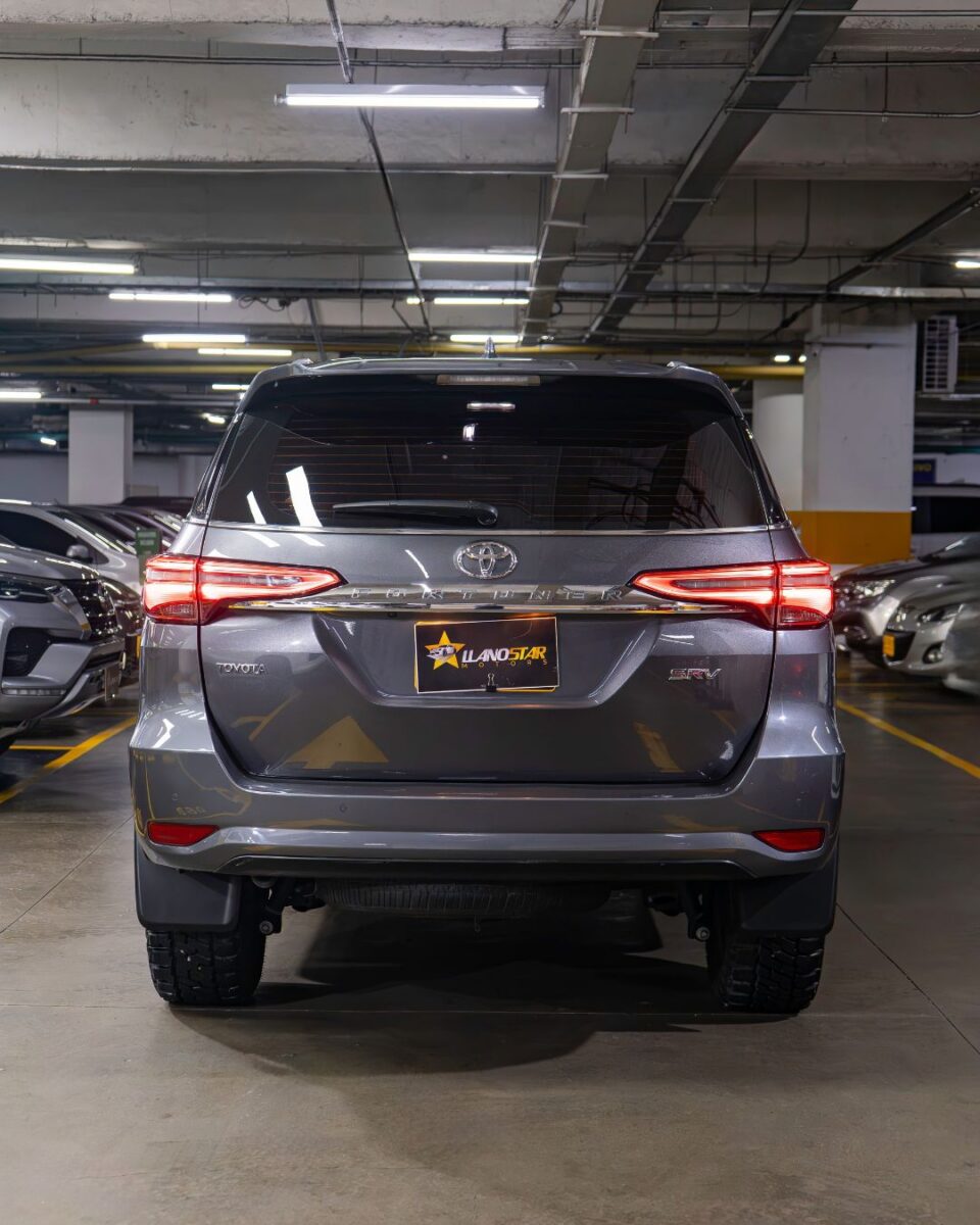 TOYOTA FORTUNER SRV 2.4 2022