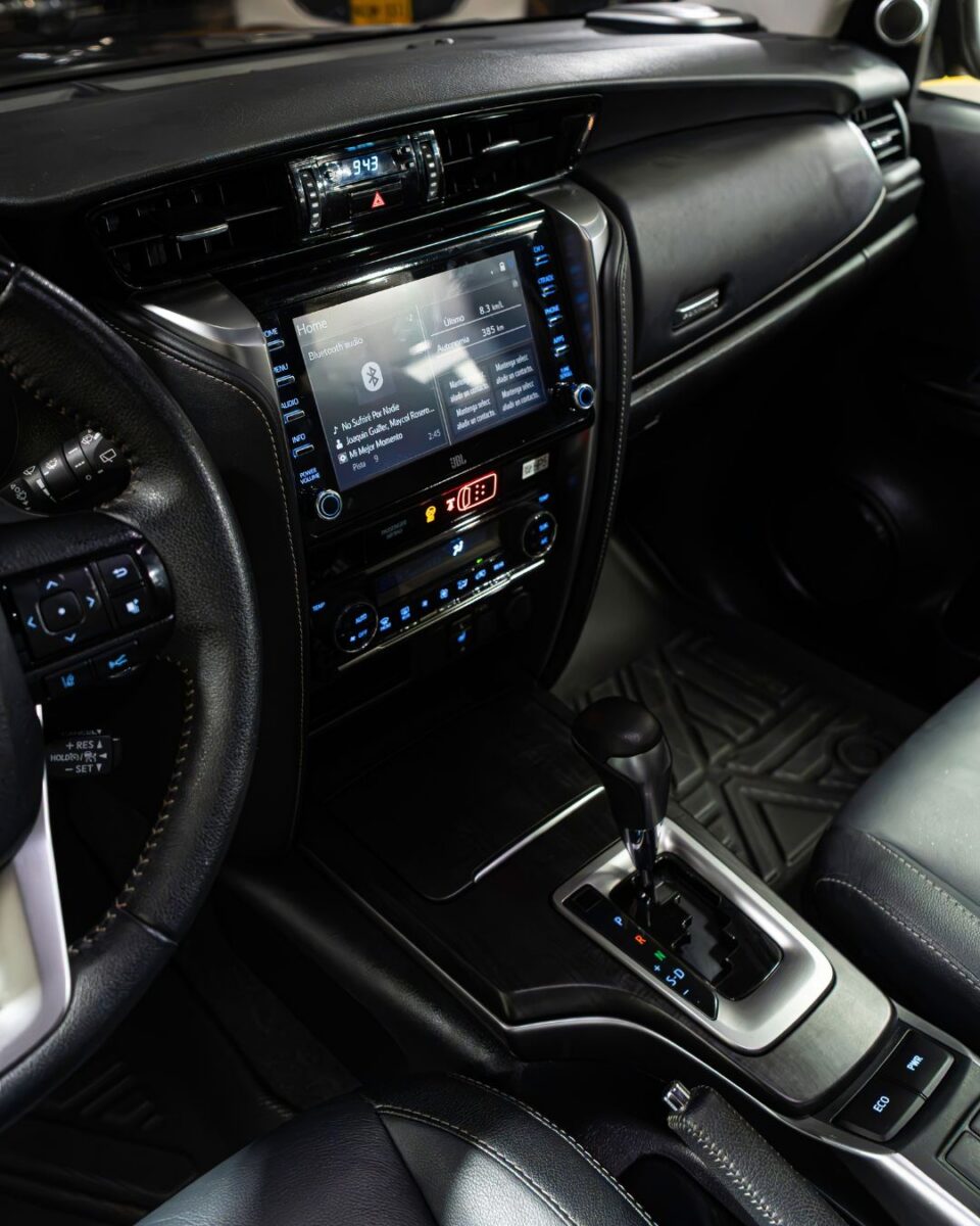 TOYOTA FORTUNER SRV 2.4 2022